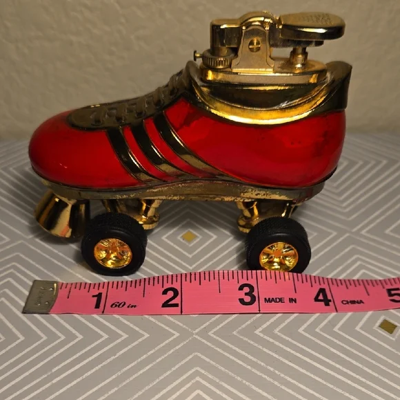Vintage Red Roller Skate Lighter - Picture 10 of 11